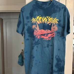 Levi’s vacation T shirt - NWOT